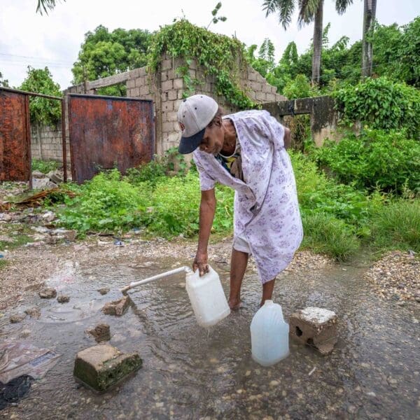 Humanitarian_Documentary_NGO_Photography_Marshall_Foster-101